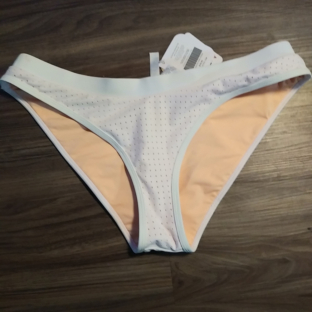 Fabletics valentina cheeky bottoms nwt